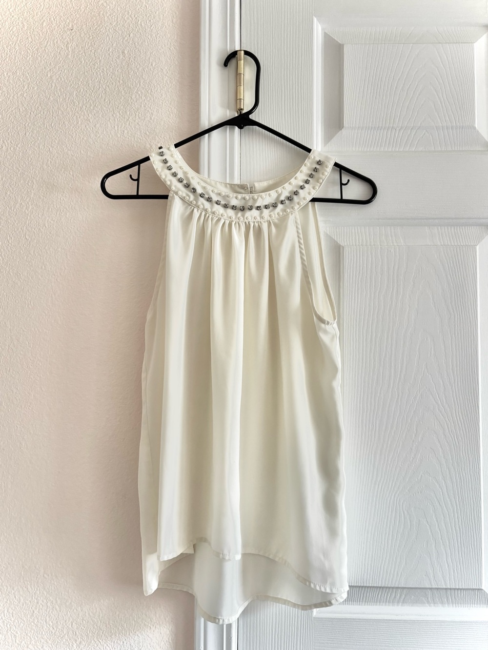 Sweet Rain Ivory Sleeveless Blouse with Beaded High Neck Collar Large